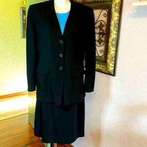 Classic Must Have Jones New York Black Skirt Suit Sz 8